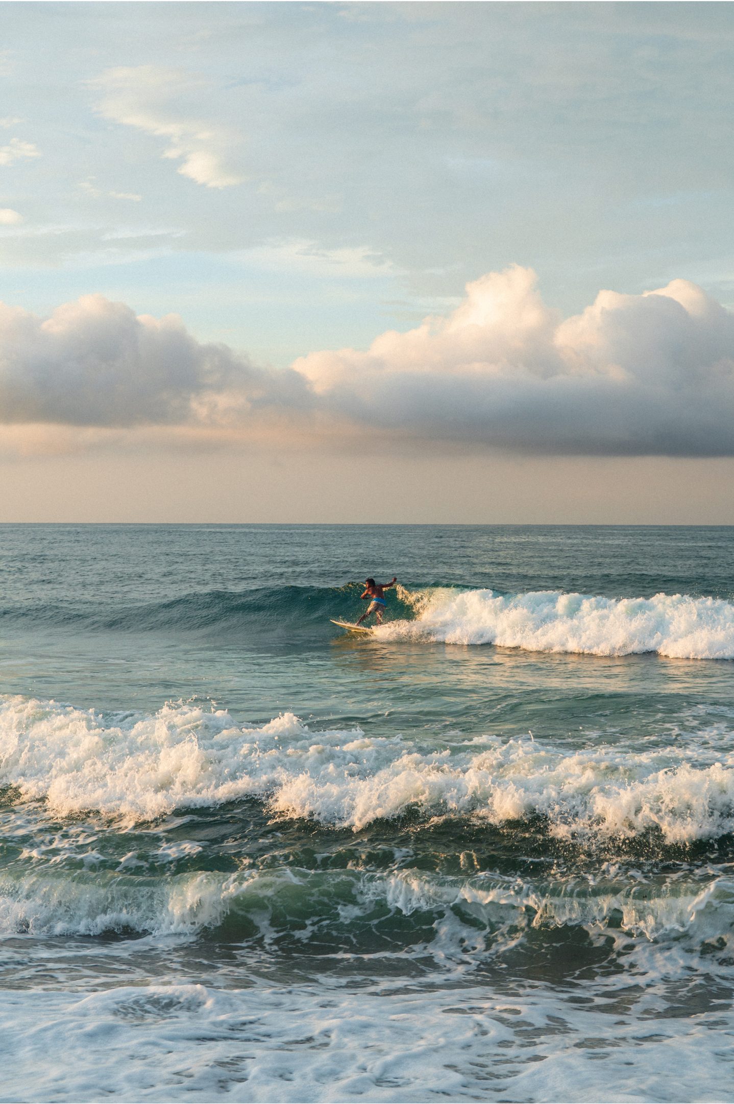 Colombian surfer on the waves of Mendihuaca